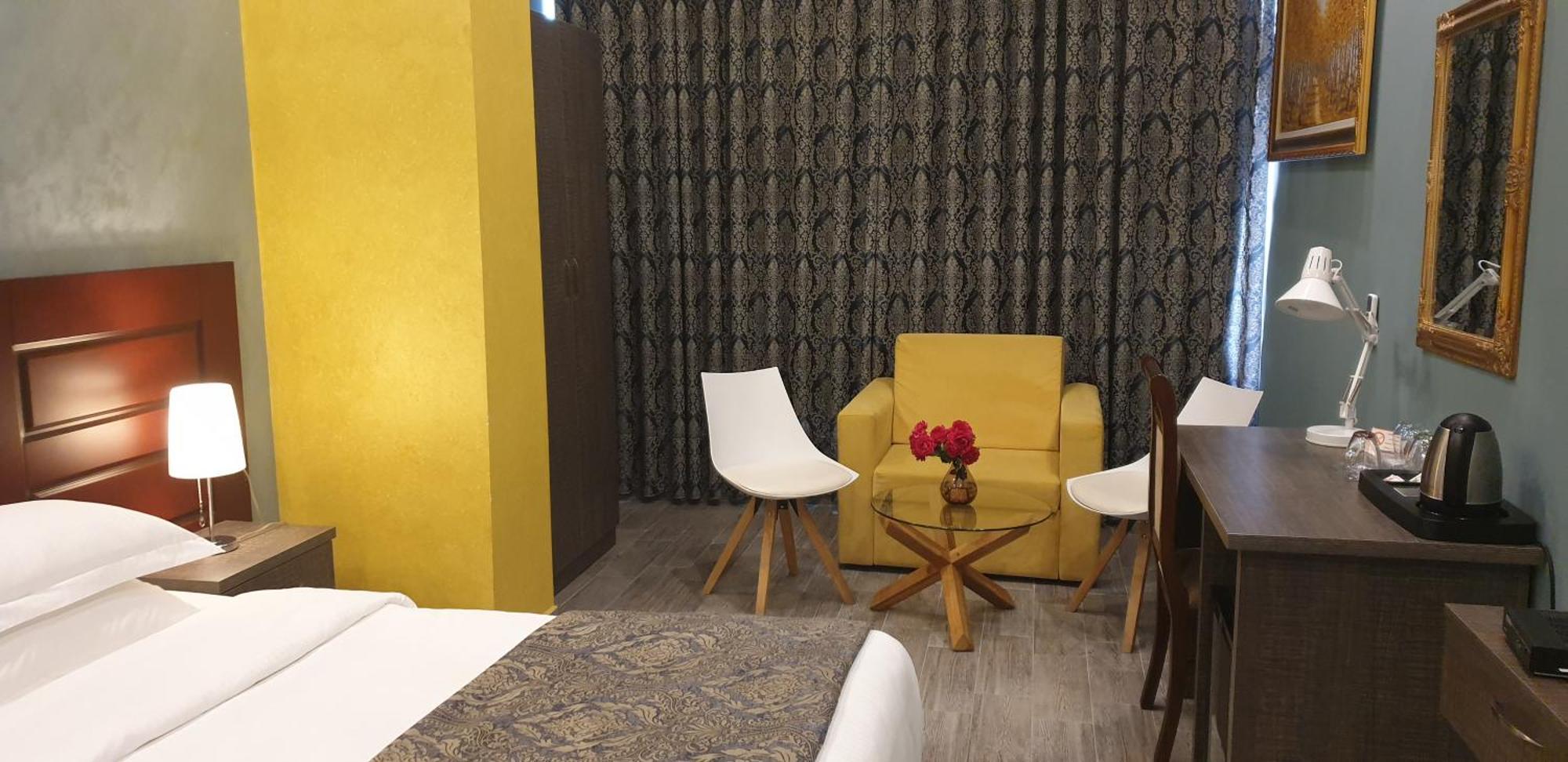 Comfort Hotel Fier Zewnętrze zdjęcie