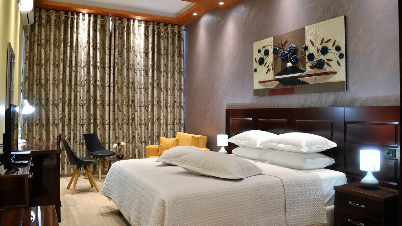 Comfort Hotel Fier Zewnętrze zdjęcie