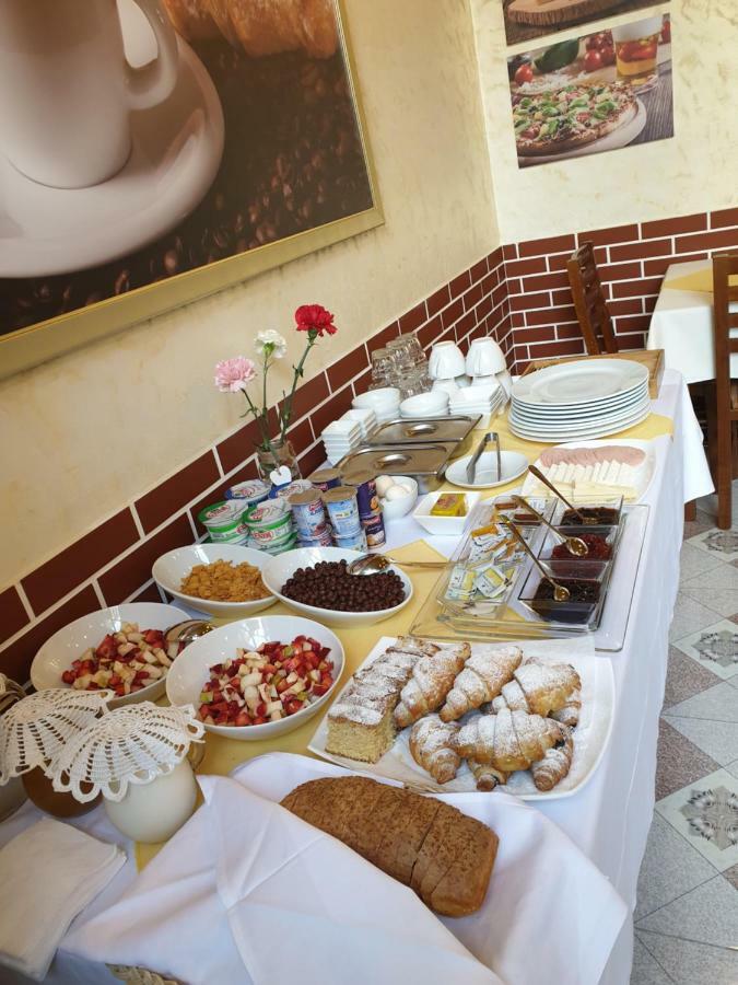 Comfort Hotel Fier Zewnętrze zdjęcie